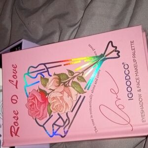 ROSE D LOVE EYESHADOW AND FACE MAKEUP PALETTE BOOK